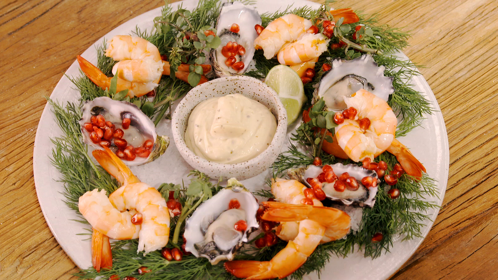 How to style a Christmas seafood platter - The NEFF Kitchen