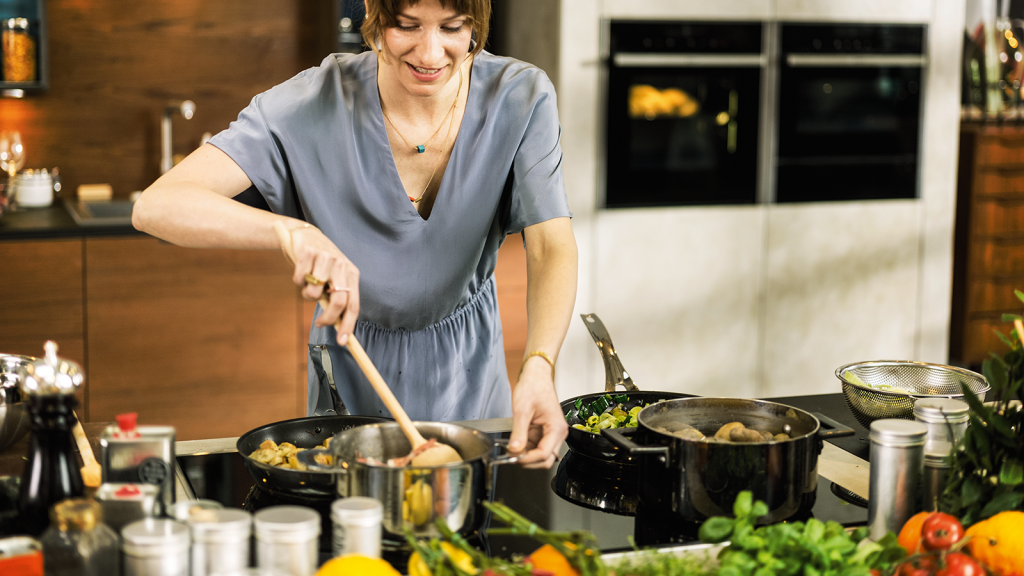 Is your New Year’s resolution to improve your cooking? Book a NEFF demo ...