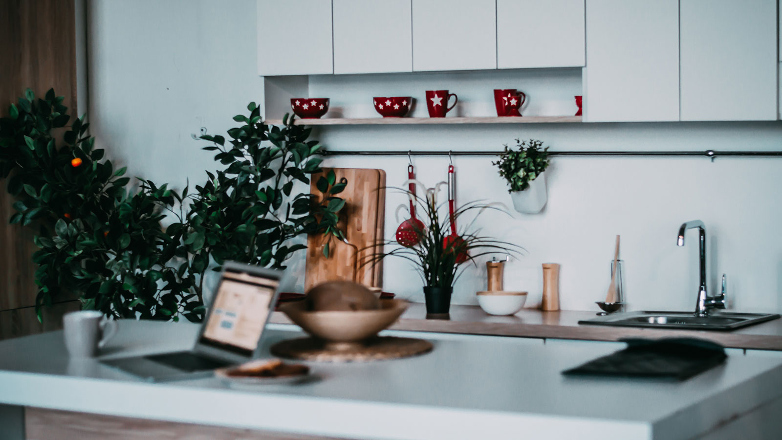 Christmas kitchen staging tips