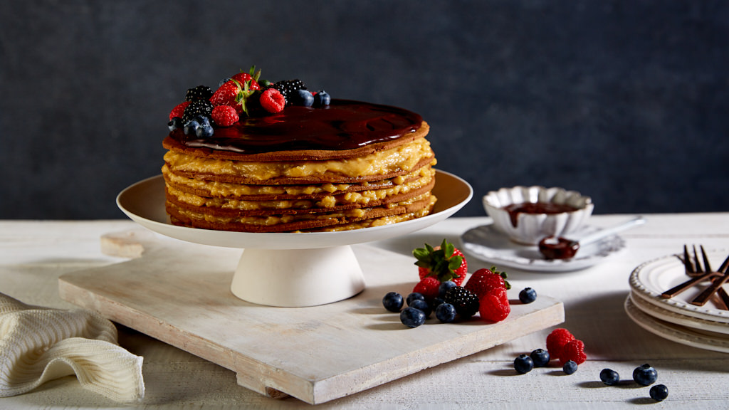 Festive Gingerbread layer cake dessert