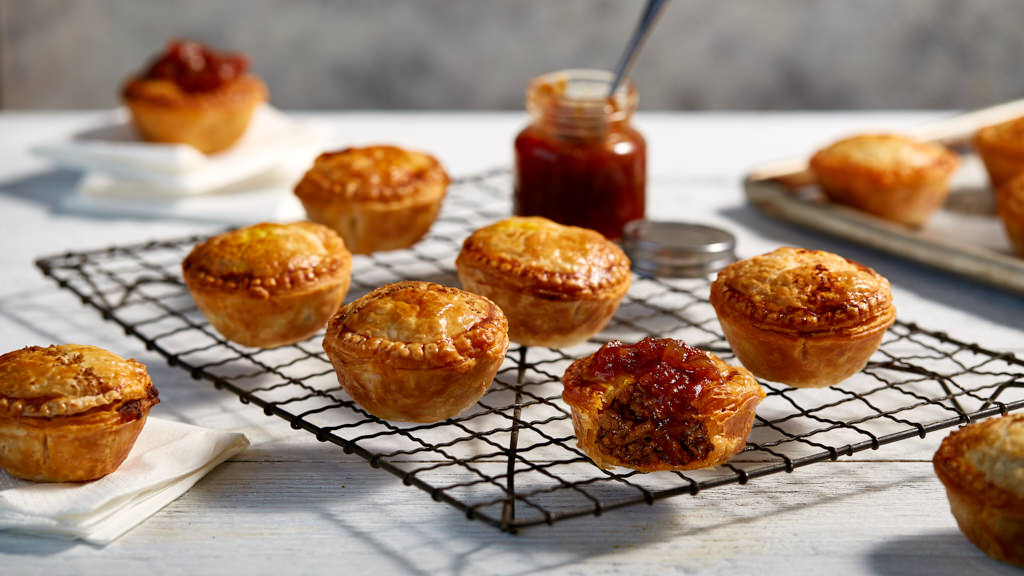 Australian Beef Party Pies (Mini Meat Pies)