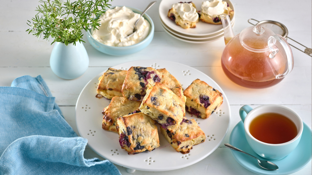 Blue Berry and White Chocolate Scones | The Neff Kitchen